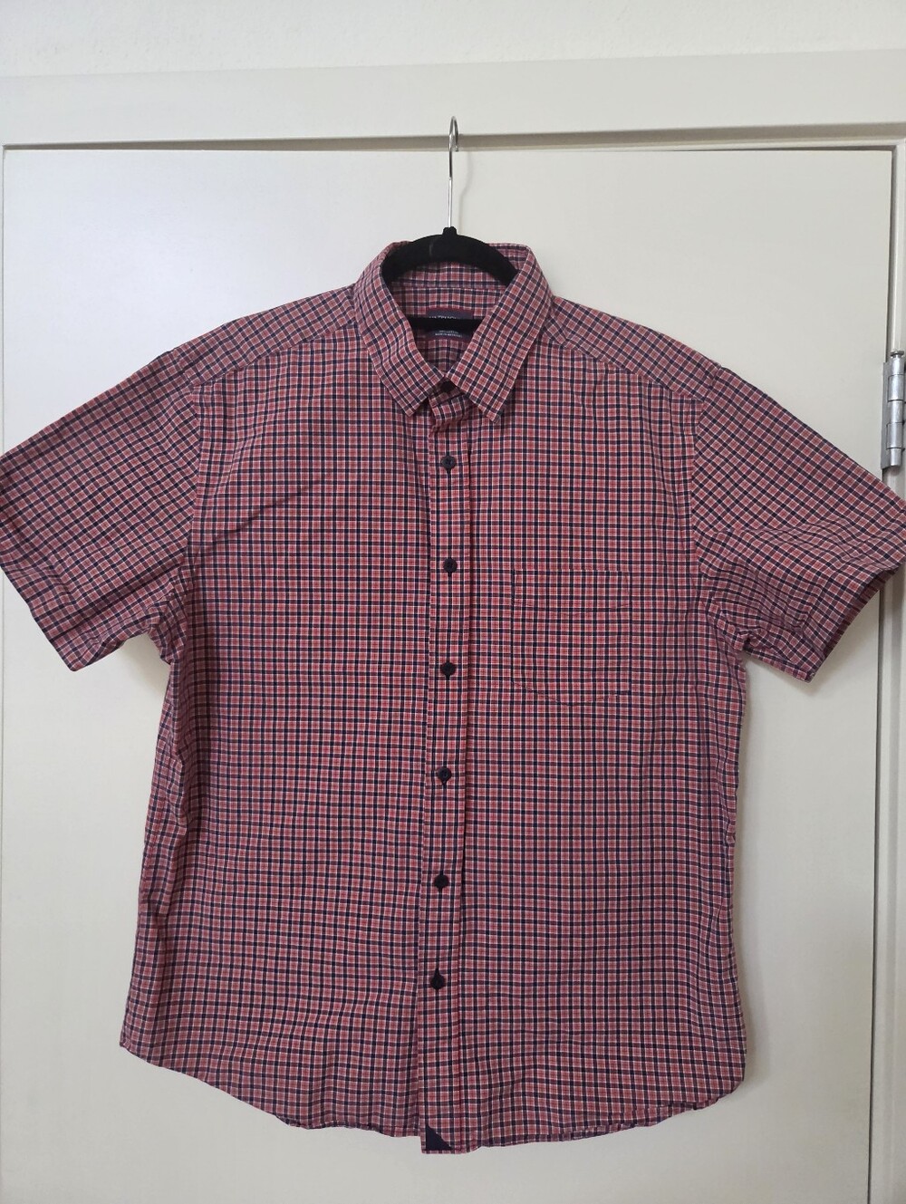 UNTUCKit Men's Short Sleeve Button Down Shirt Size Large Red Navy Gingham Plaid